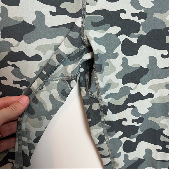 SPIRITUAL GANGSTER- Essential Camo Rainbow Stripe Leggings In Camo Print - Picture 8 of 12